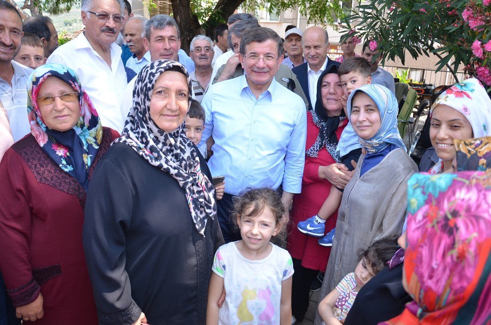 Davutoğlu’ndan Akraba Ziyareti