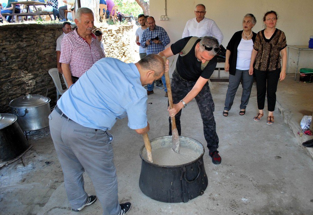 Kemer Mahallesi Keşkek Festivali İle Şenlendi