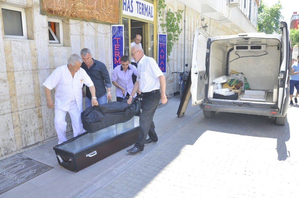 Hamamda Kalp Krizi Geçiren Yaşlı Adam Hayatını Kaybetti