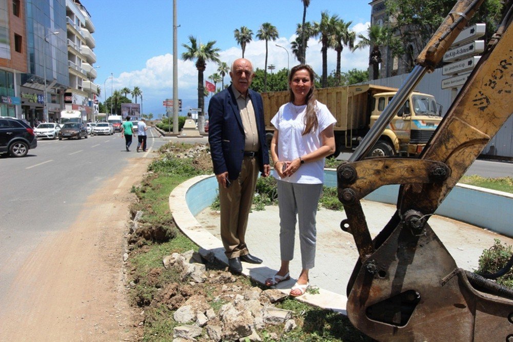 İskenderun’a Selçuklu Mimarisi Saat Kulesi