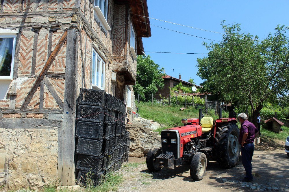 85 Yaşındaki Dede, Oğlu İle Torununu Öldürdü