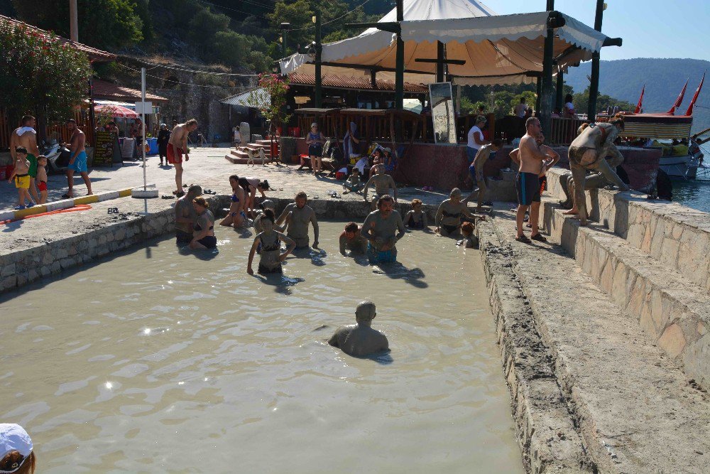 Bayramda Tatilcilerin Gözdesi Sultaniye Kaplıcaları Oldu