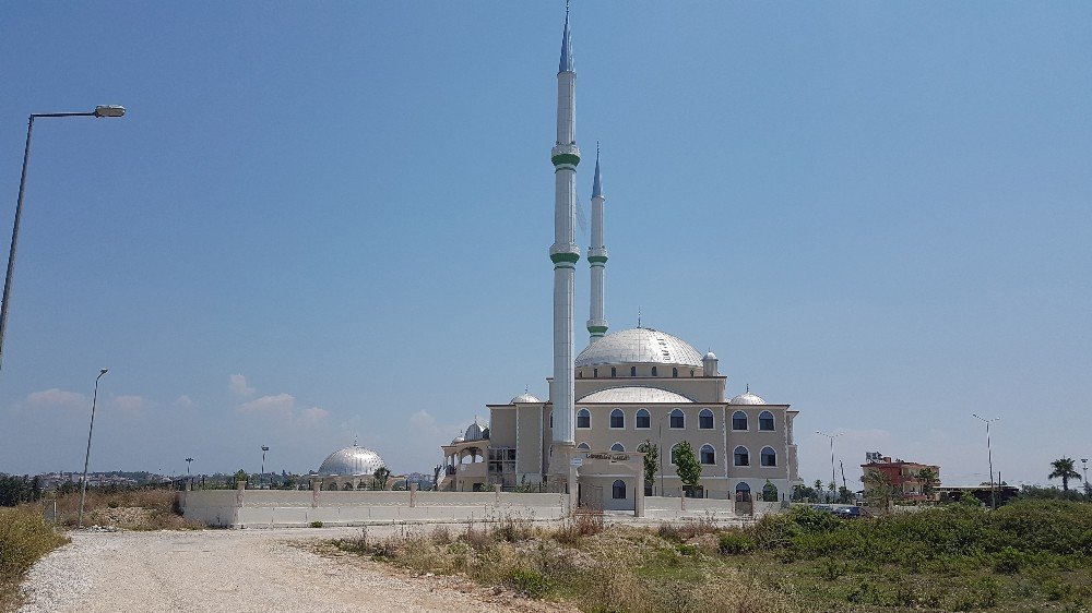 Camiye Giren Hırsız Sosyal Medya Sayesinde 4 Saatte Yakalandı