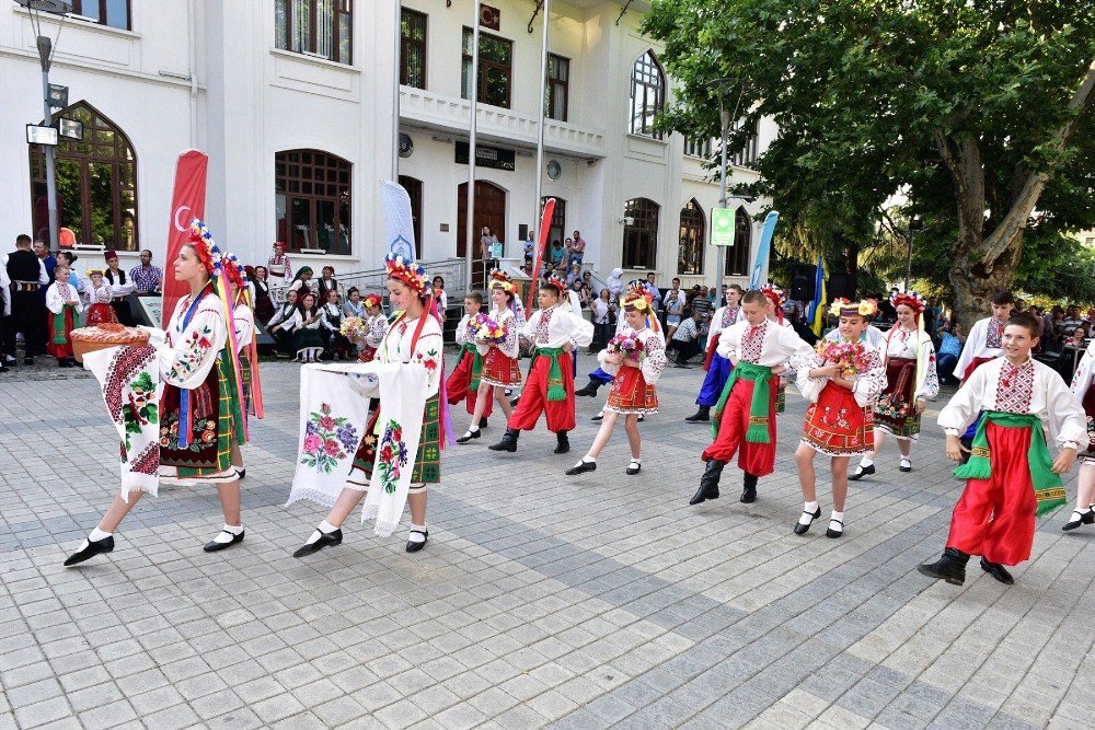 Ahududu Festivali’ne Görkemli Açılış