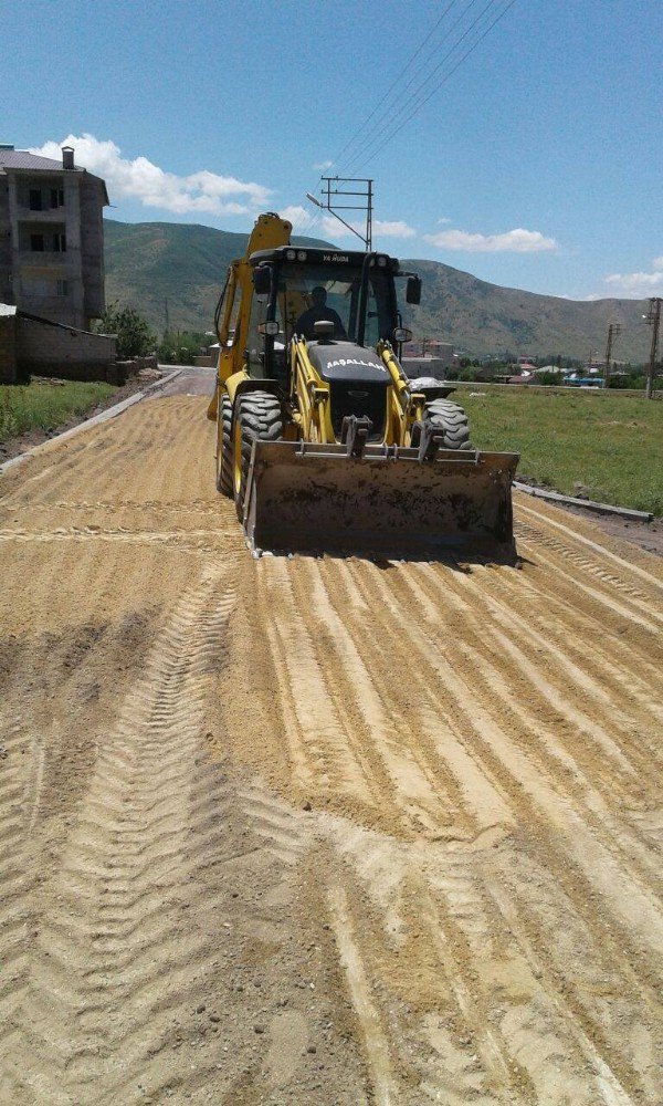 Güroymak’ta 15 Bin Metrekare Parke Yol Yapıldı