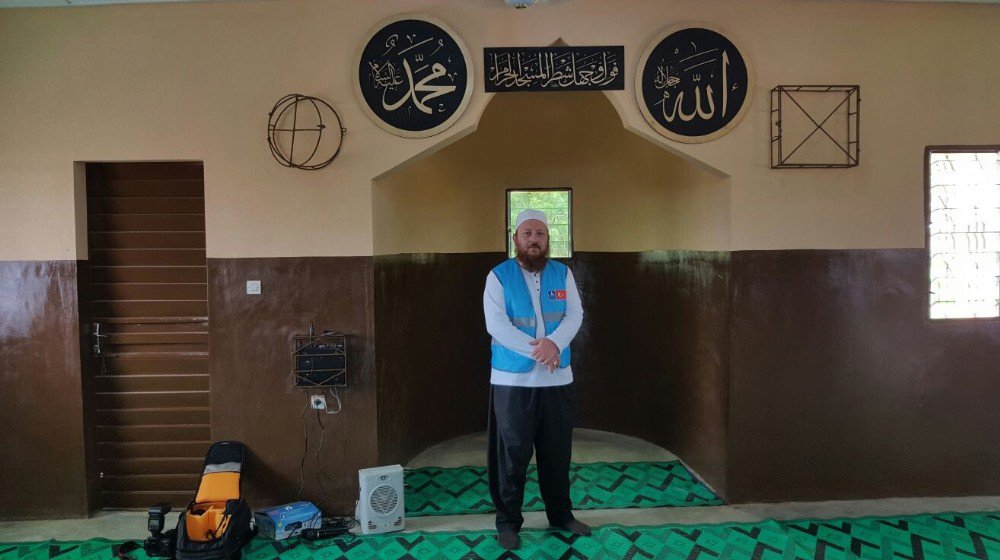 Hayır Sergisinin Geliri İle Benin’de Cami Yaptılar