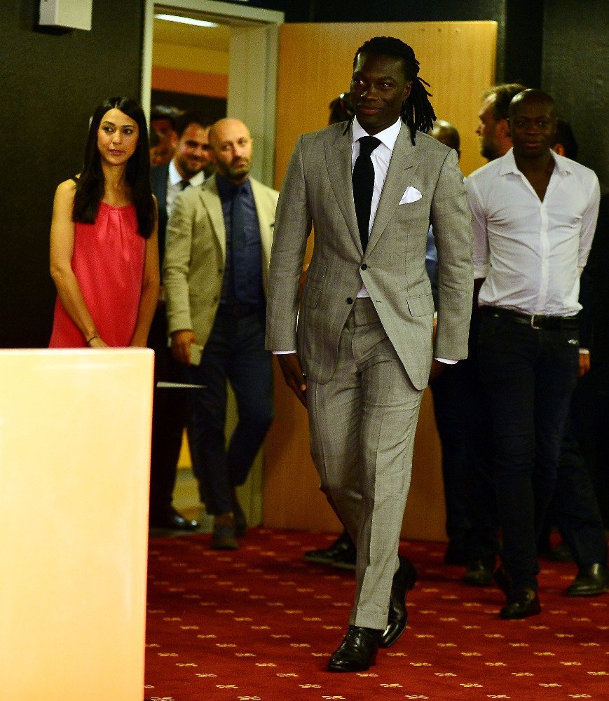 Gomis: “Taraftarın İlgisi Beni Daha Çok Havaya Soktu”