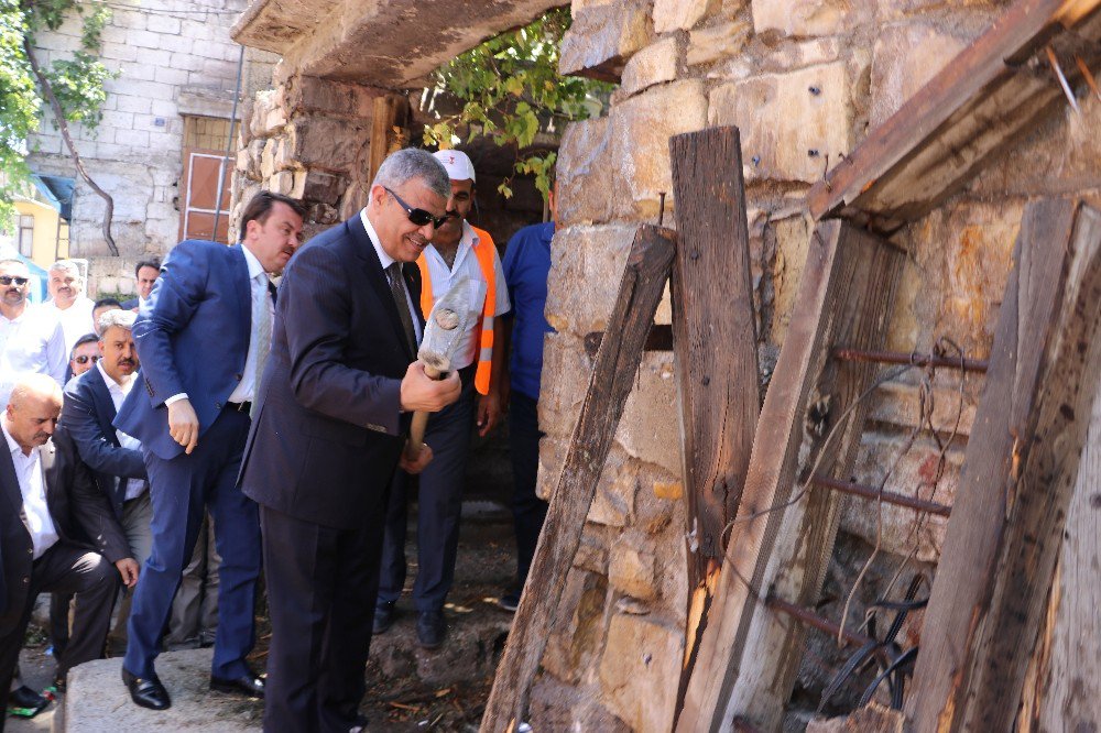 Kahramanmaraş’ta Kentsel Dönüşümde İlk Kazma Vuruldu