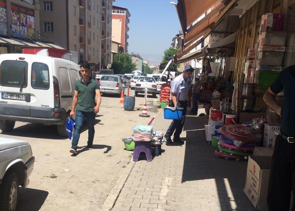 Kaldırımları İşgal Edenlere Cezai İşlem Uygulanıyor