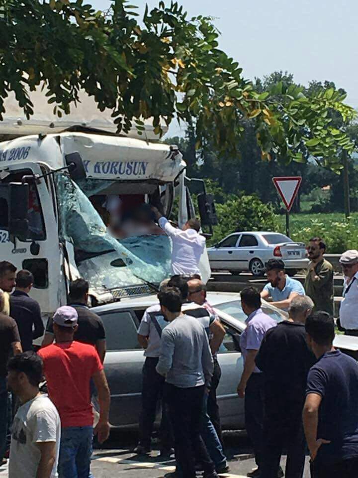 Sakarya Tem Otoyolunda Zincirleme Kaza