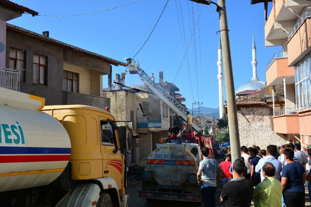 Tokat’ta Yangın Korkuttu