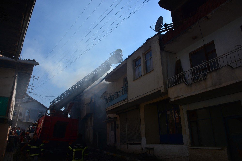 Tokat’ta Yangın Korkuttu