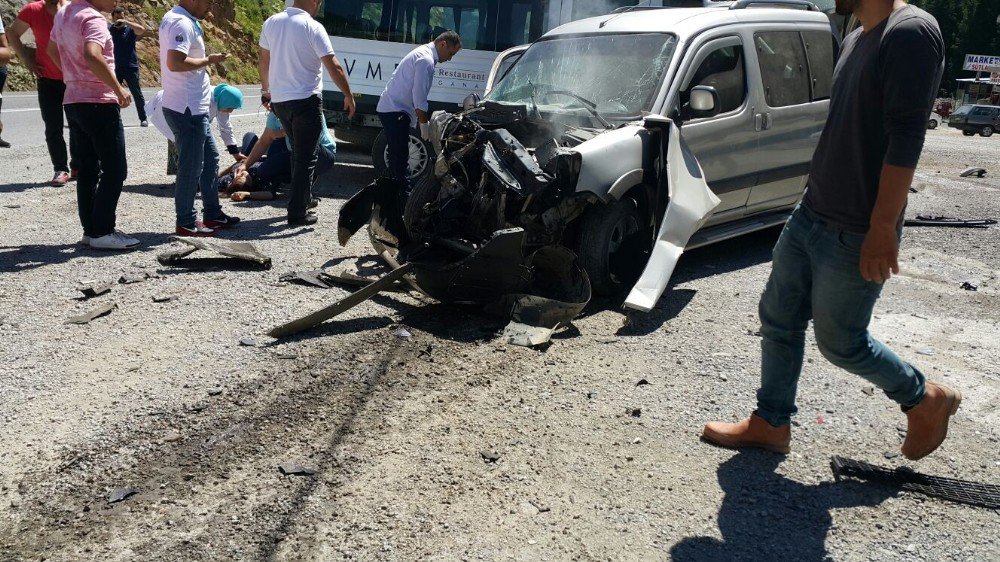 Trabzon’da Trafik Kazası: 1 Ölü, 2 Yaralı