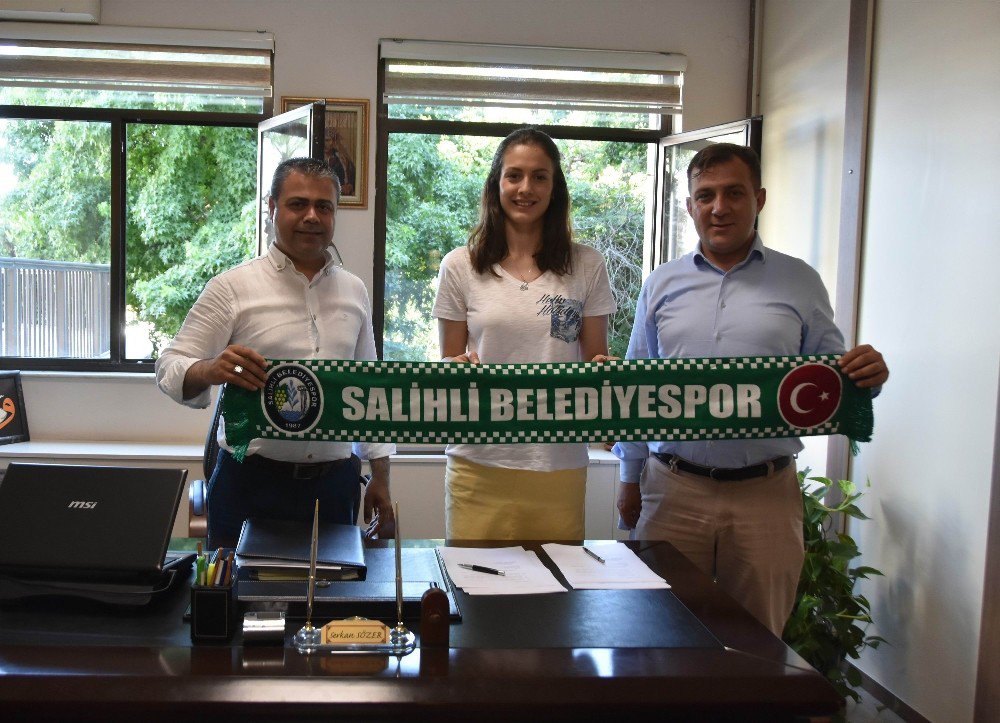 Salihli Belediyespor’da Yılmaz İmzayı Attı