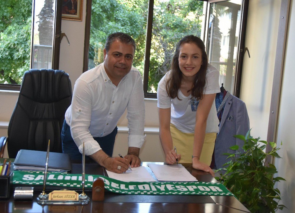 Salihli Belediyespor’da Yılmaz İmzayı Attı