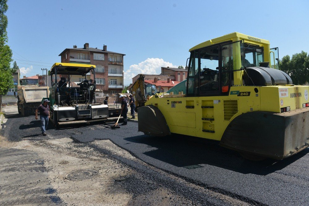 Yakutiye’den Yukarı Sanayi Mahallesi’ne 6 Bin Ton Asfalt