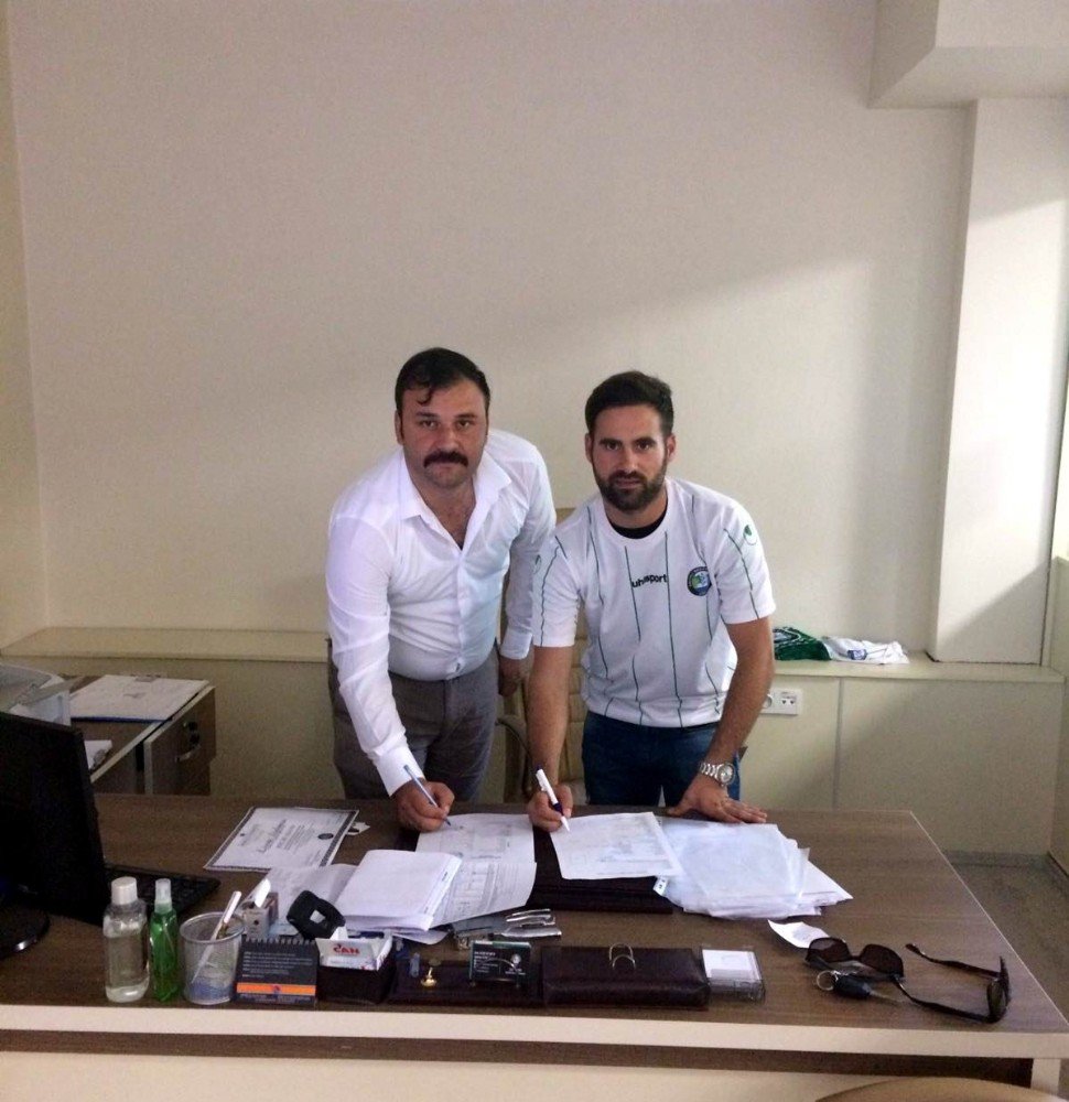 Salihli Belediyespor’dan Futbola Transfer