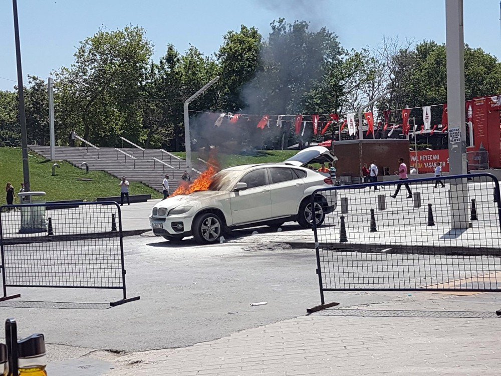 Taksim’de Panik Anları, Lüks Cip Alev Alev Yandı