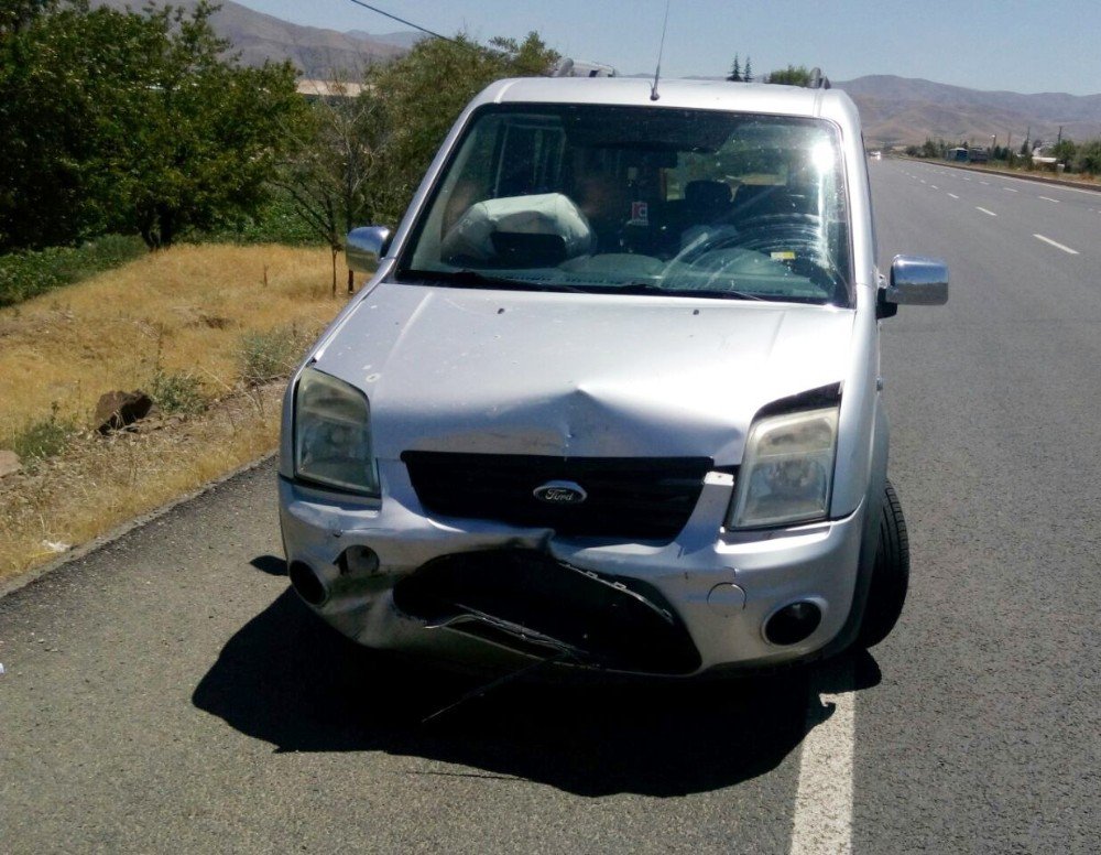 Elazığ’da Trafik Kazası: 5 Yaralı