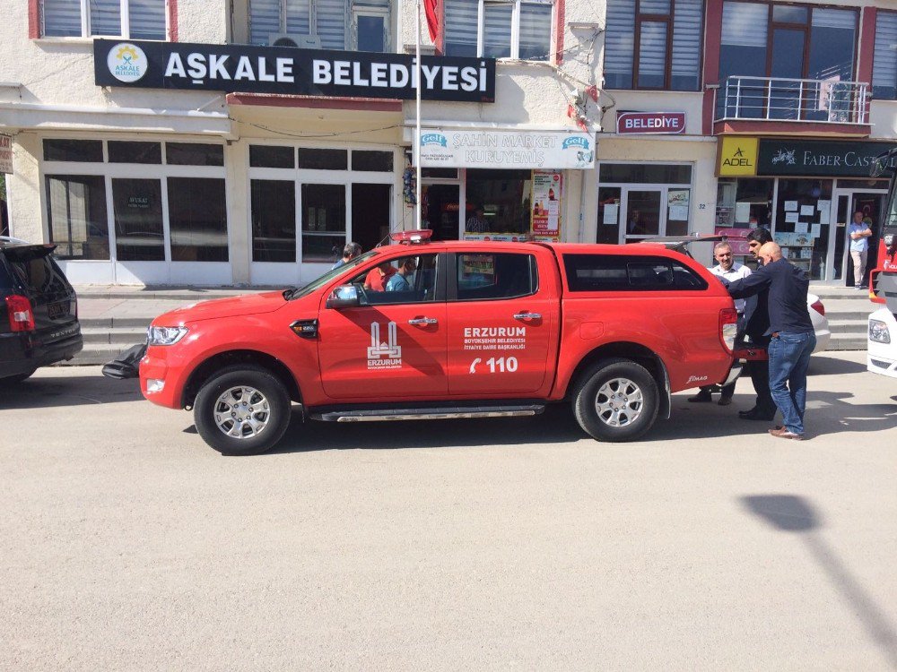 Büyükşehir Belediyesinden Aşkale İtfaiyesine Araç Desteği