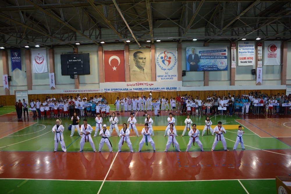 Nevşehir’de Yaz Spor Okulları Açıldı