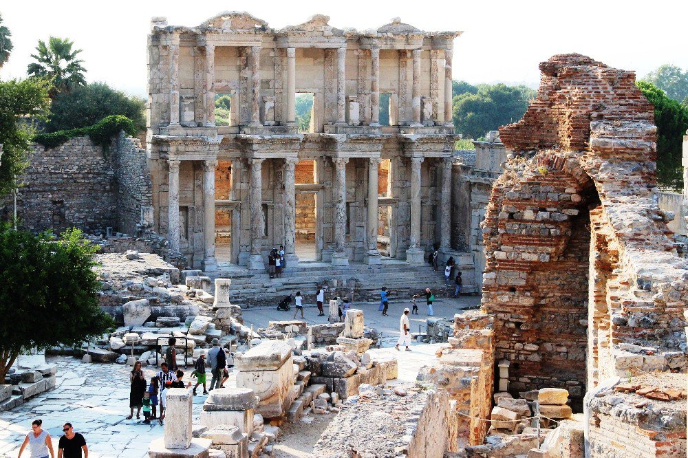 Arkeologlar Derneği İzmir Şube Başkanı Yrd. Doç. Dr. Ahmet Uhri: