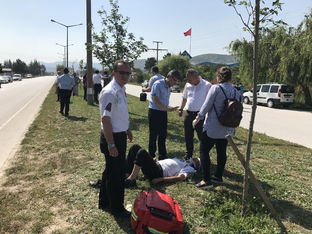 Servis Minibüsü Kazası Güvenlik Kameralarına Yansıdı