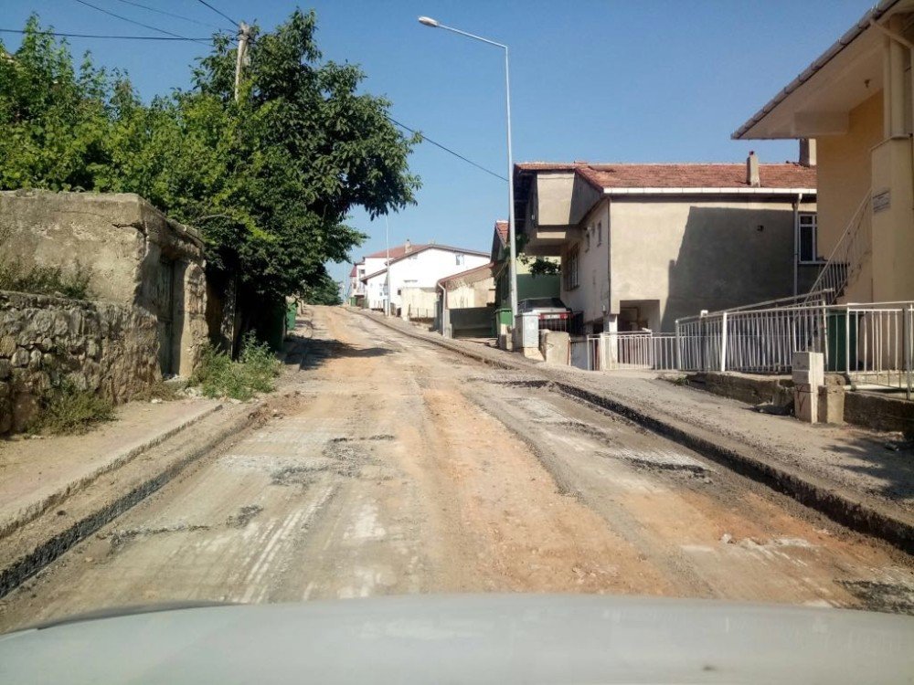 Kışladüzü’nde Asfalt Serimi Devam Ediyor