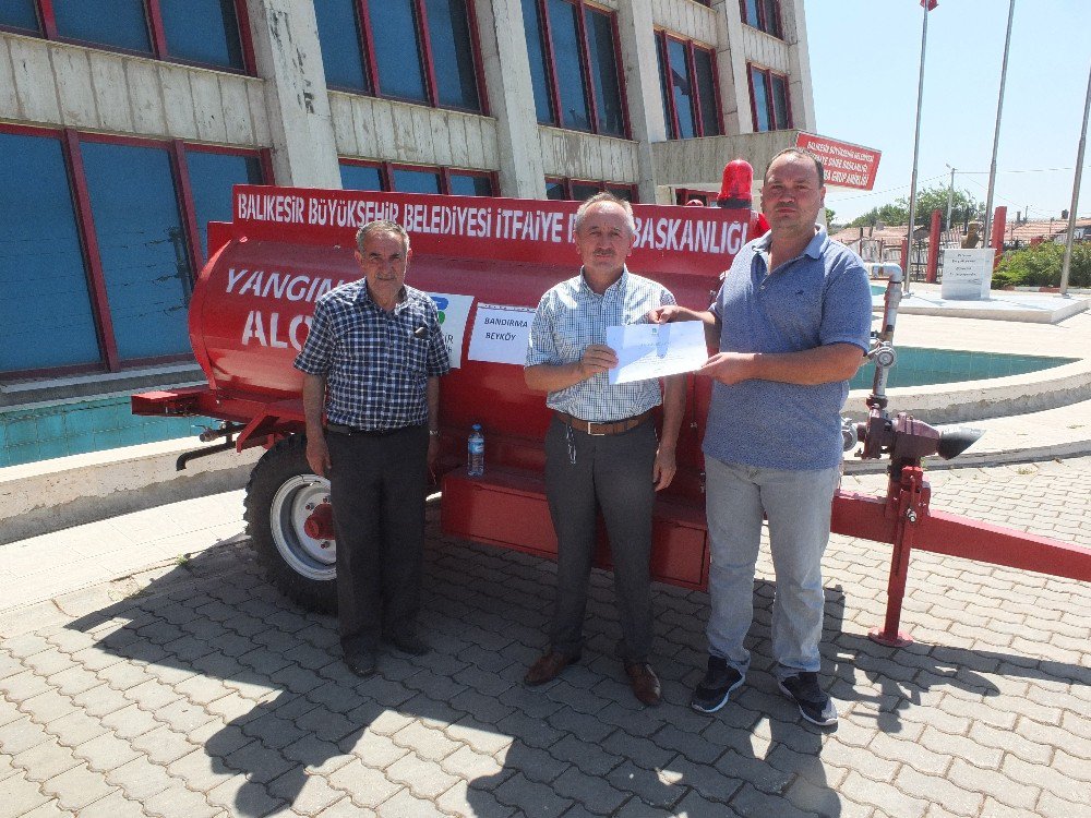 Kırsal Mahallelere Tanker Dağıtıldı