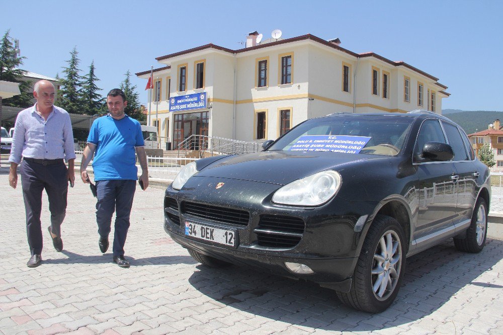 Otomobil Çaldı, ’Çok Yakıyor, Bırakacaktım’ Dedi