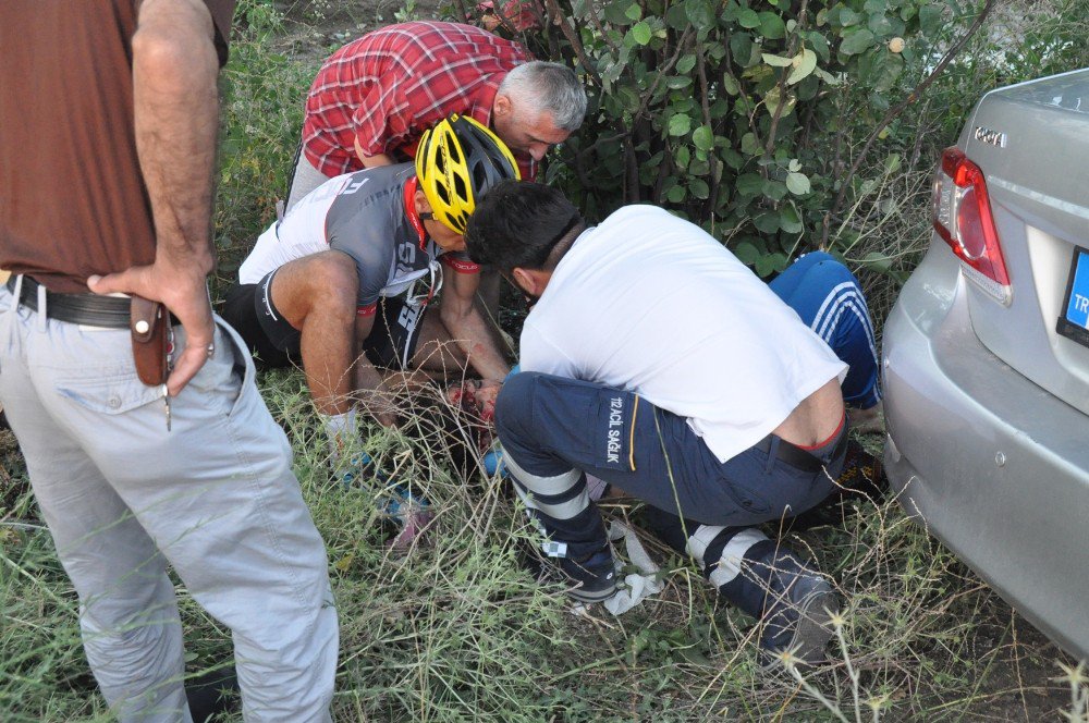 Tarlaya Uçan Otomobilde Can Pazarı