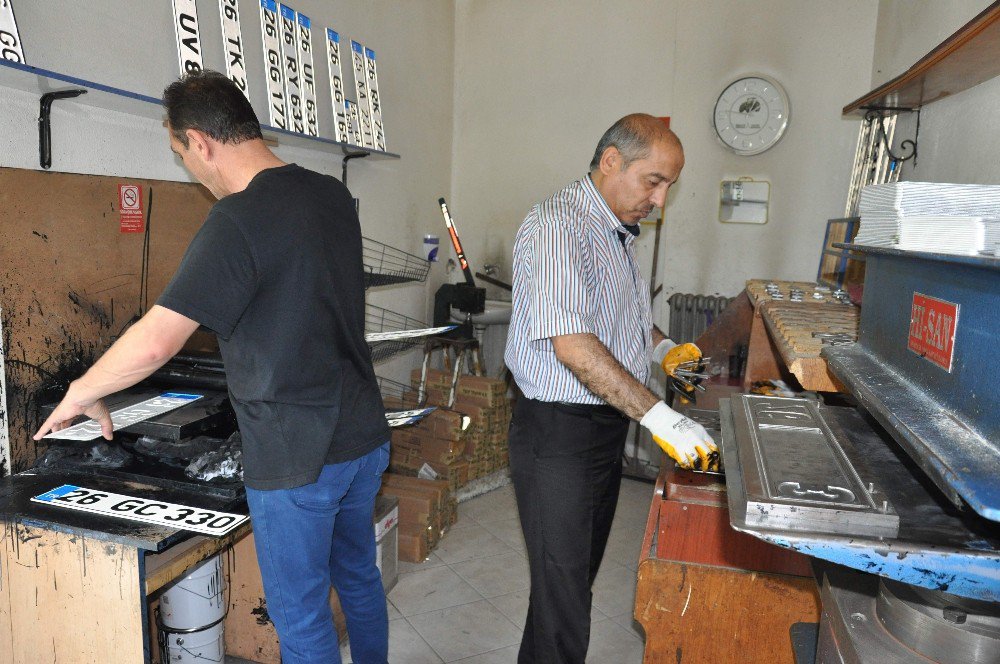 Standartlara Uymayan Plakalar Muayeneden Geçemeyecek