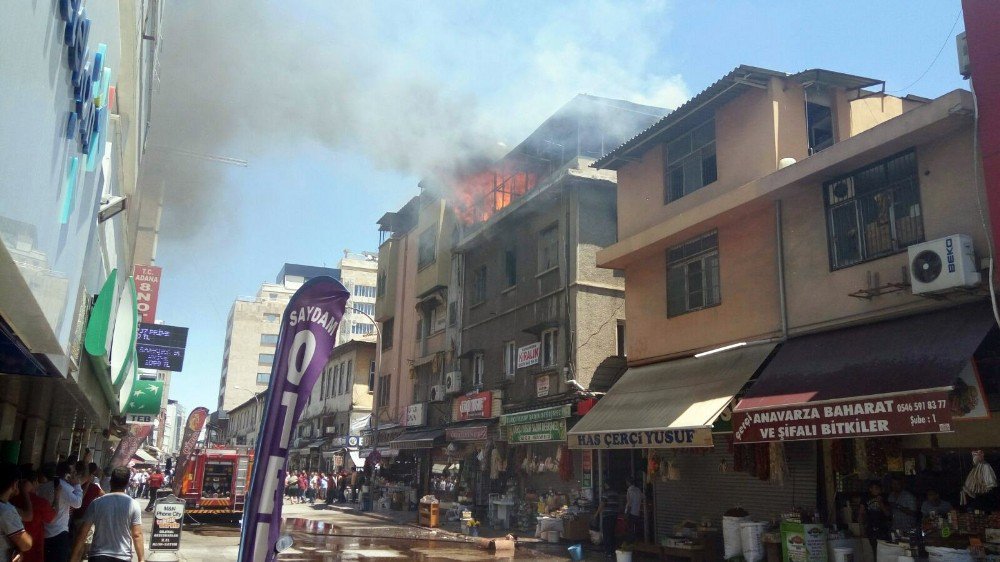 Adana’da Tarihi Çerçinin Atölyesi Yandı