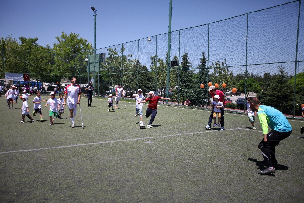 Serebral Palsili Çocukların Futbol Müsabakası Heyecanı