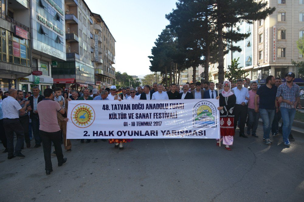 Tatvan Doğu Anadolu Kültür Ve Sanat Festivali Başladı