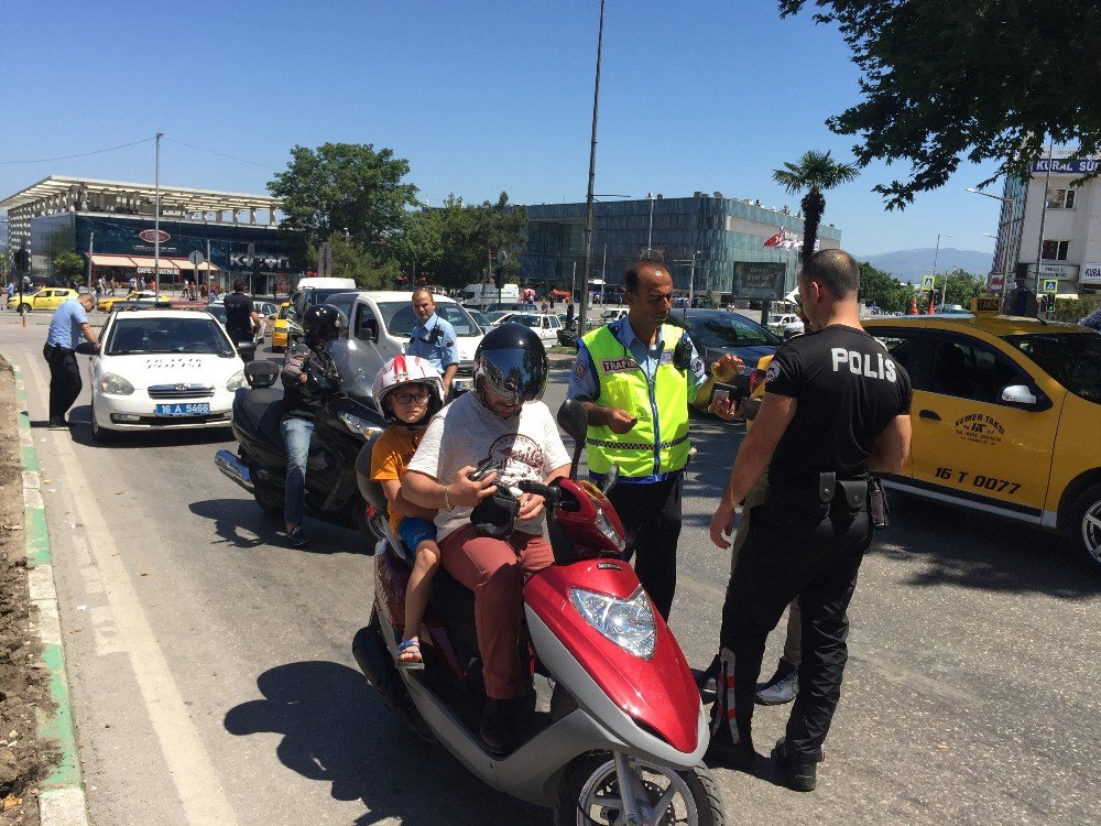 Sıcaktan Bunalıp Kask Takmayan Motosikletçilere Ceza Yağdı