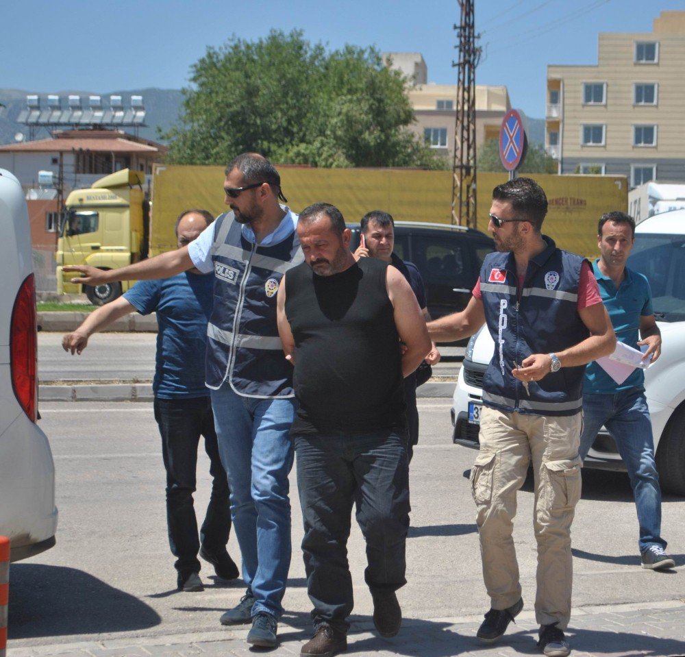 "Alkolü Bırakmazsan Evi Terk Ederim" Diyen Karısını Öldürdü