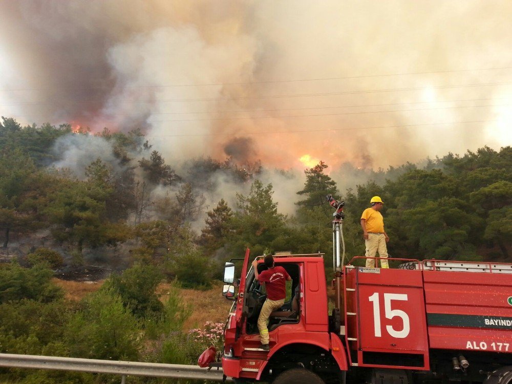 İzmir’deki Yangın İçin Herkes Teyakkuzda