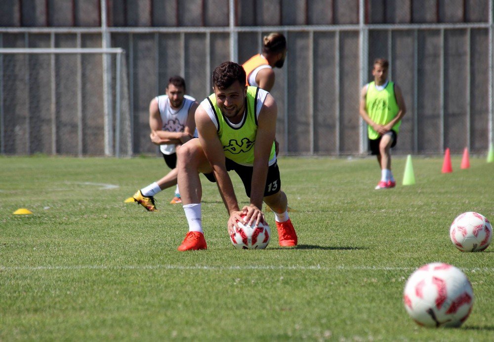 Alpay Özalan’dan Eski Yabancı Futbolculara Eleştiri