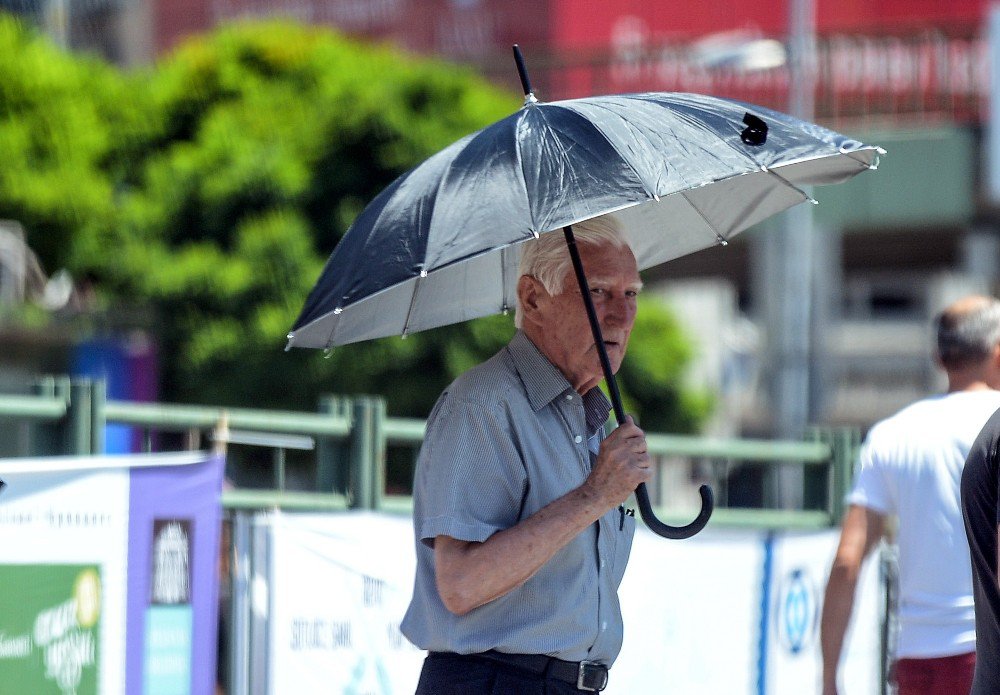 İstanbul’da Sıcak Hava Bunaltıyor