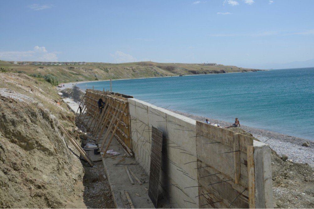 Tuşba Belediyesi Mavi Bayraklı Halk Plajı Çalışmaları Devam Ediyor