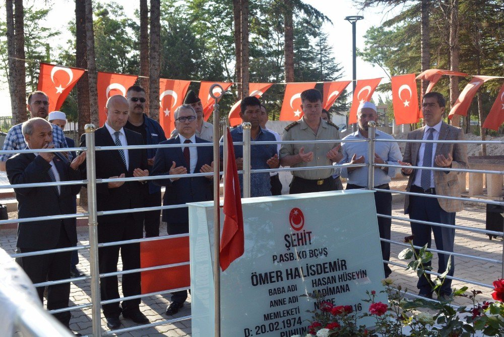 Niğde Valisinin İlk İşi Ömer Halisdemir’in Kabrini Ziyaret Etmek Oldu