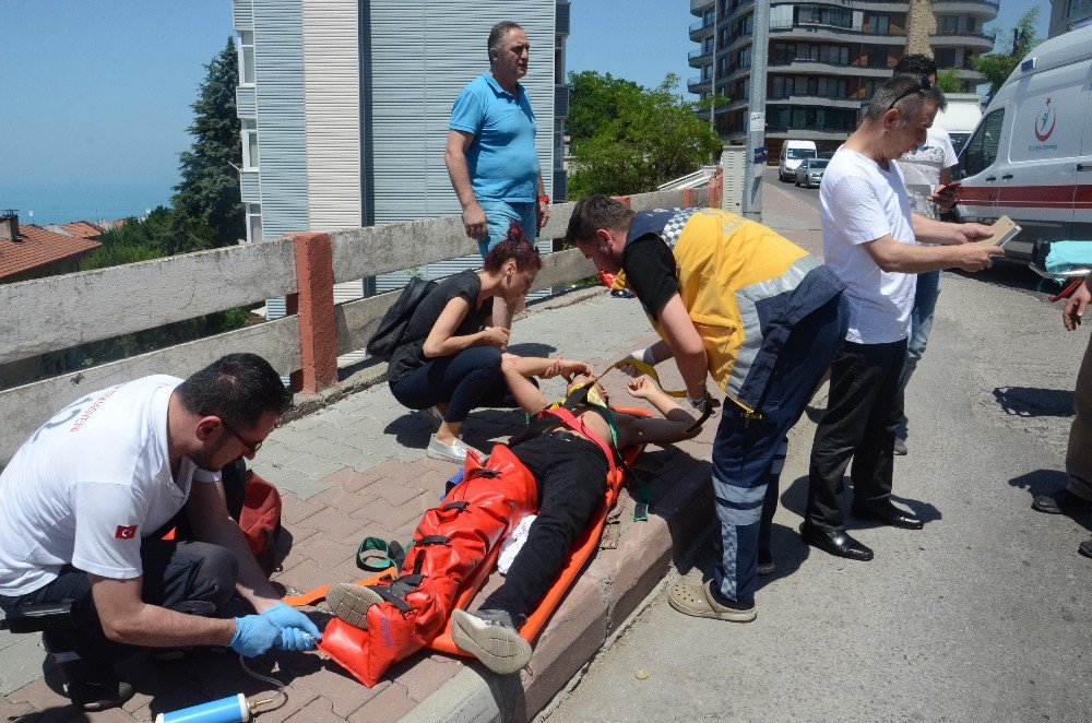 Zonguldak’ta Otomobille Motosiklet Çarpıştı: 1 Yaralı