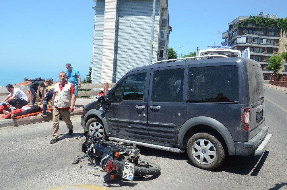 Zonguldak’ta Otomobille Motosiklet Çarpıştı: 1 Yaralı