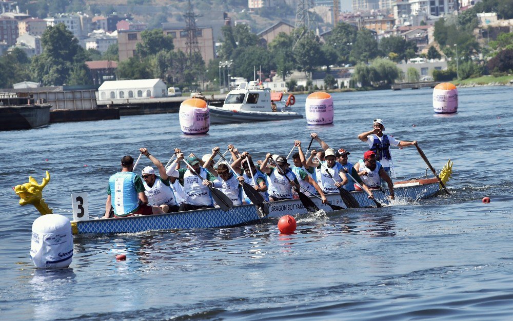 Haliç Dragon Bot Yarışları Kıyasıya Mücadelelere Sahne Oldu