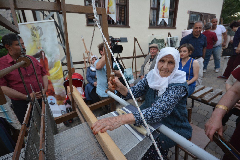 Yüzyıllık Sokaklarda İvana Sert Rüzgarı Esti.