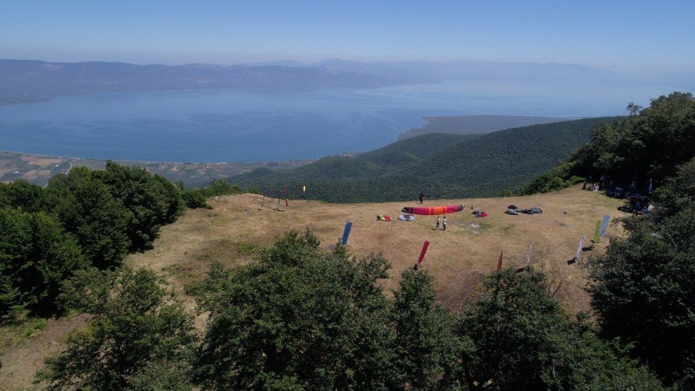 Bursa’da Yamaç Paraşütü Yarışları Nefes Kesti