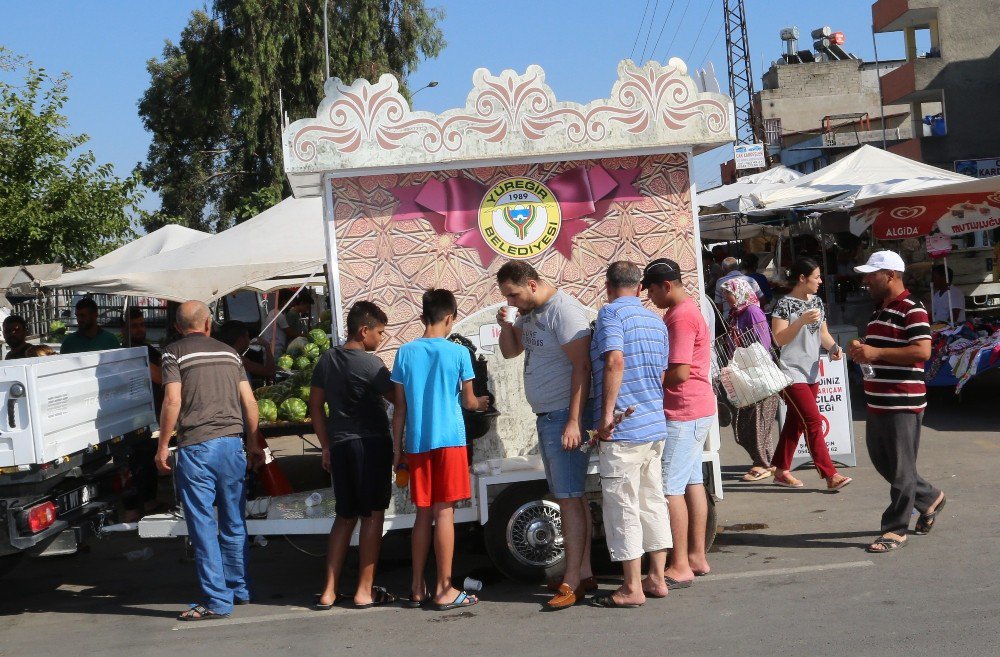 Sıcaktan Bunalan Adanalılara Soğuk Limonata Çeşmesi Hizmeti