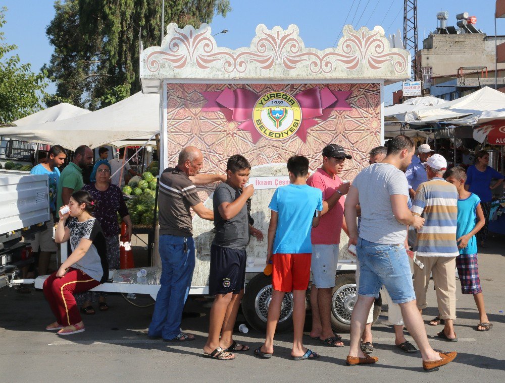 Sıcaktan Bunalan Adanalılara Soğuk Limonata Çeşmesi Hizmeti