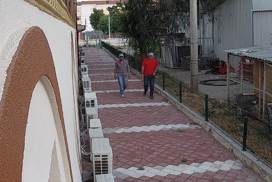 İzmir’de, Belediye Binasından Evrak Hırsızlığı